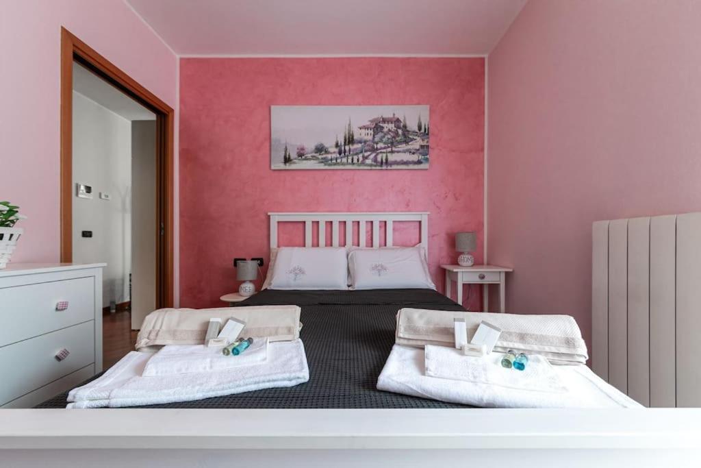Appartamento Caterina A 5 Minuti Da Milano Fiere E San Siro Con Wifi-Netflix-Free Parking Dış mekan fotoğraf