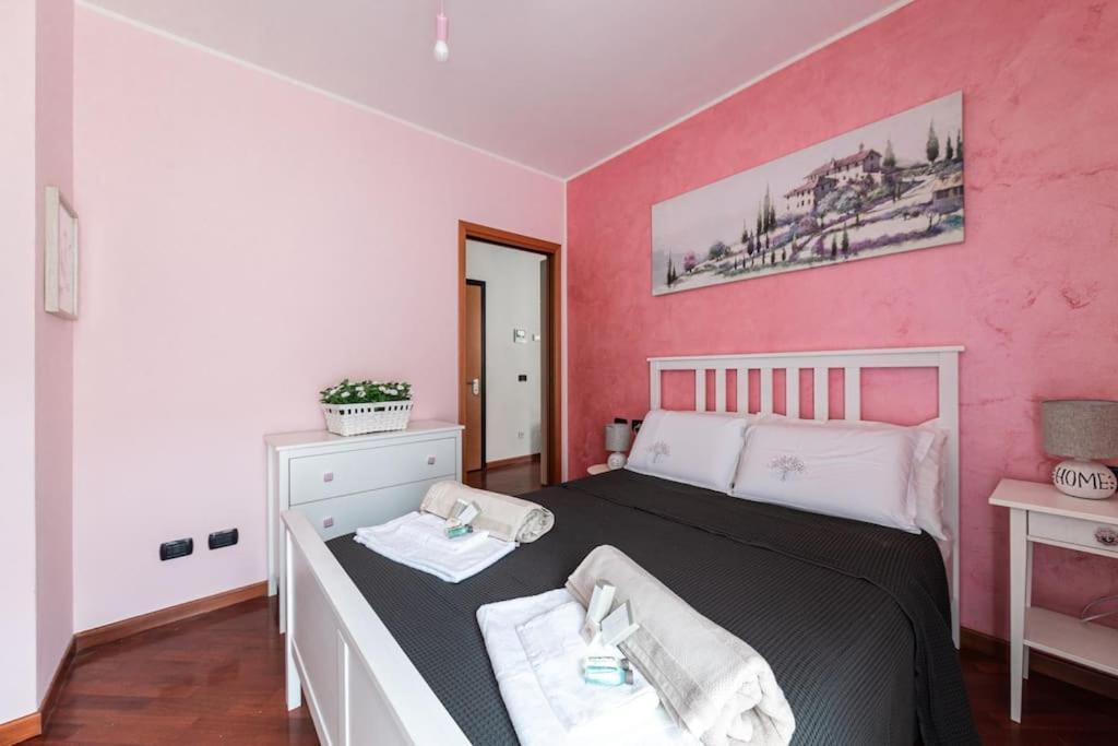 Appartamento Caterina A 5 Minuti Da Milano Fiere E San Siro Con Wifi-Netflix-Free Parking Dış mekan fotoğraf